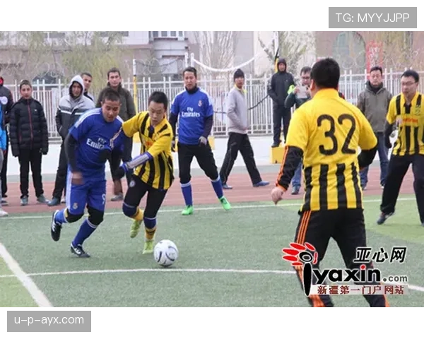 波兰队发布全新白红球衣，点燃足球激情彰显民族自豪