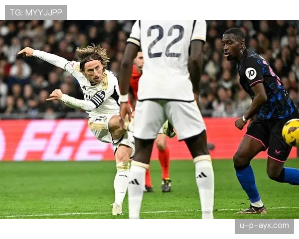 西甲新赛季战火重燃，豪门争冠格局再起风云