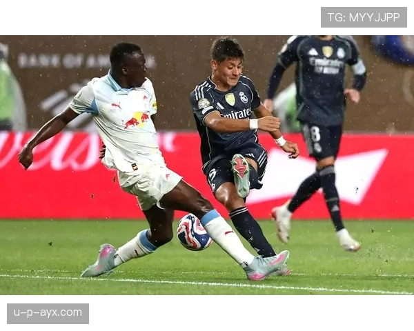 卡马文加强势崛起，以中场统治力重塑比赛节奏与格局